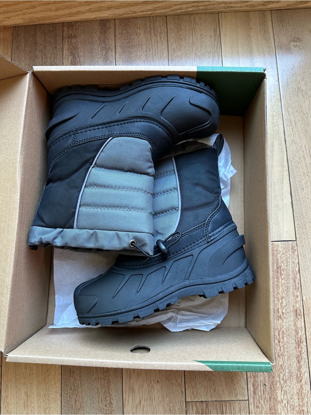NIB-NWT Itasca Kids Black and Gray Winter Snow Boots Youth Size 4